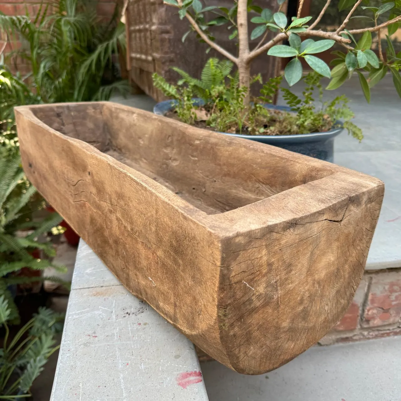 Burhan 2 : Raw wood planter