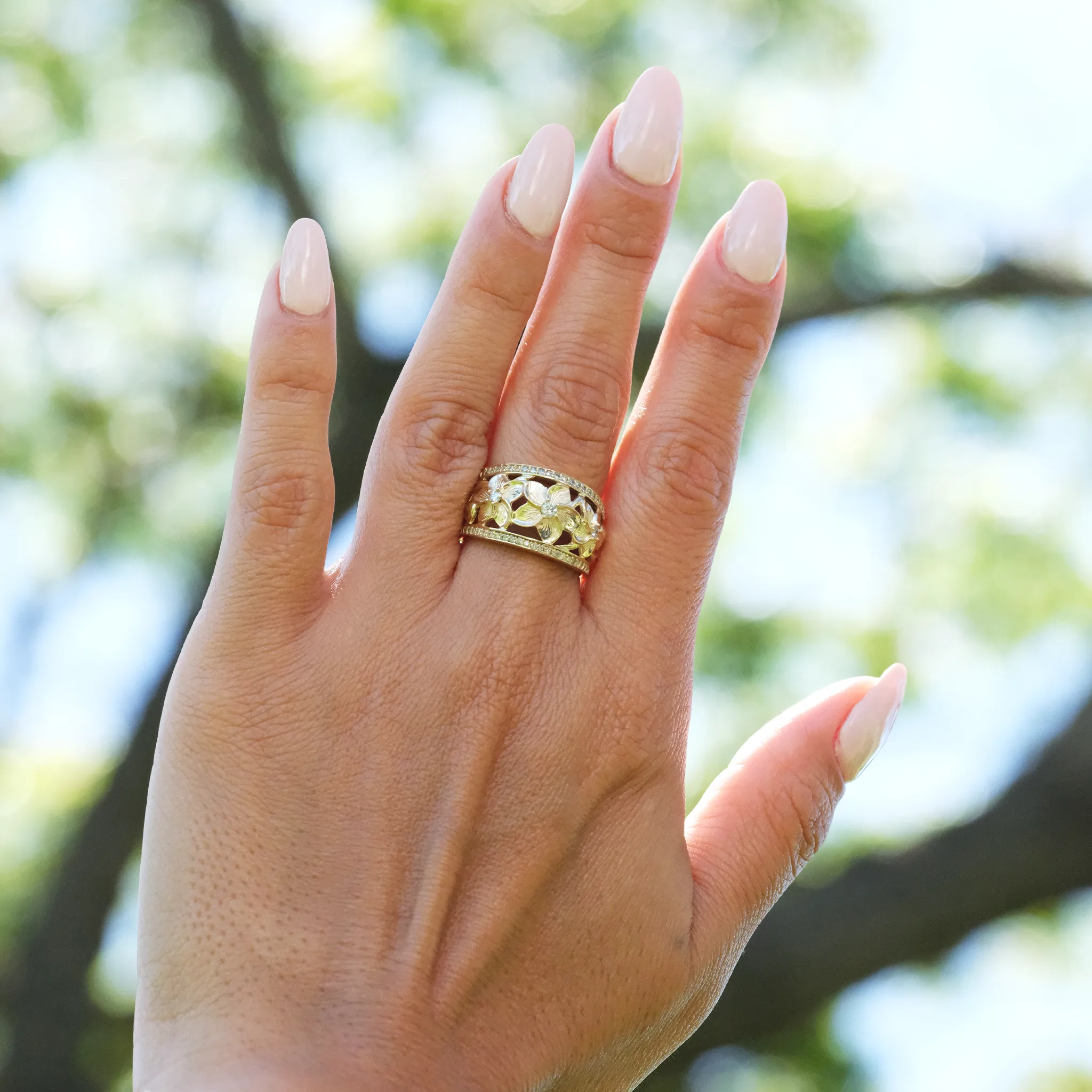 Hawaiian Heirloom Plumeria Ring in Gold with Diamonds - 13mm